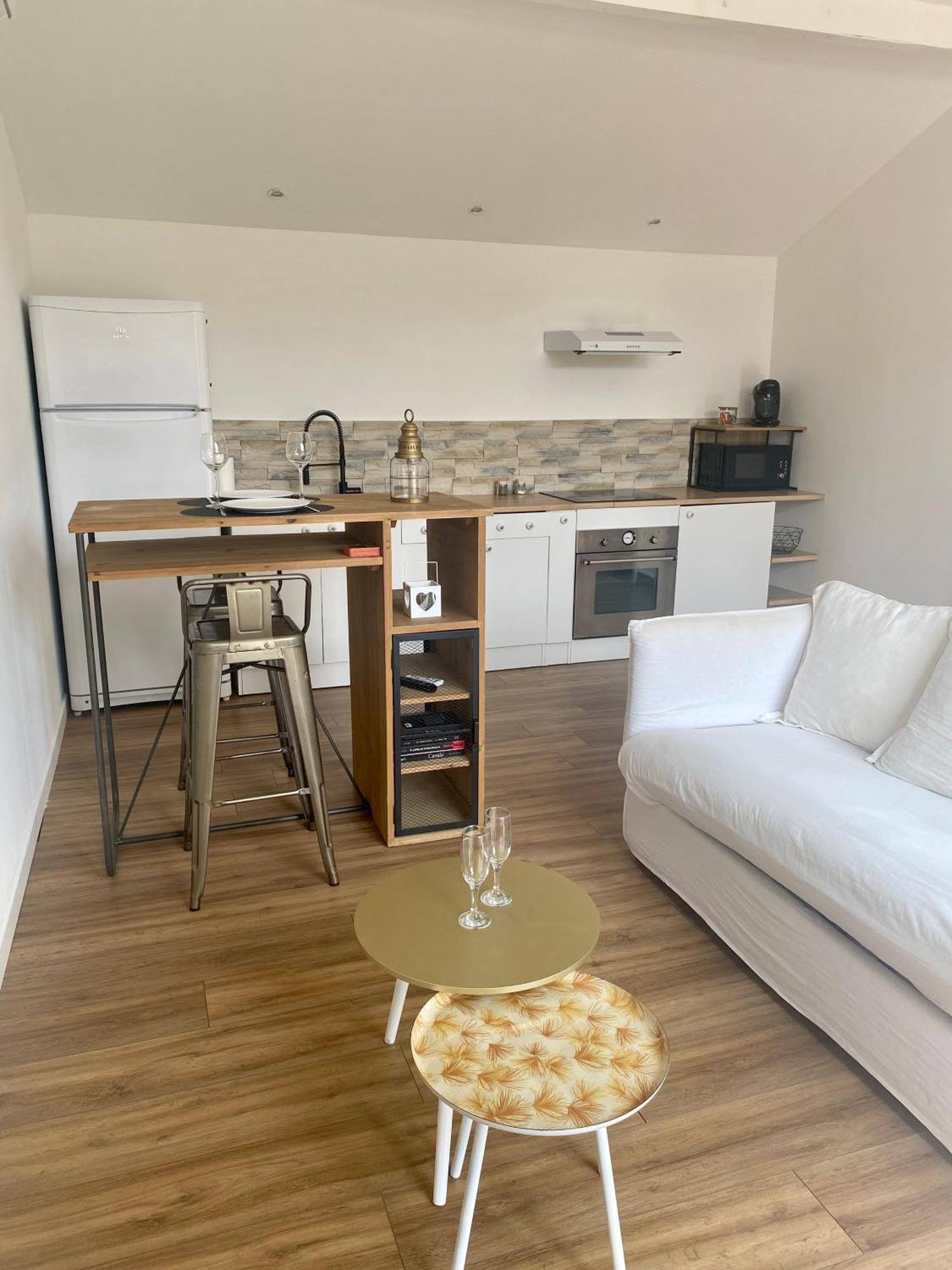 Dependance Privee A La Campagne Avec Spa Saint-Cirice Εξωτερικό φωτογραφία